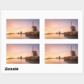 Sonnenaufgang über gefrorenem Fluss mit Windmühlen Rechteckiger Aufkleber (Blatt)