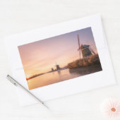 Sonnenaufgang über gefrorenem Fluss mit Windmühlen Rechteckiger Aufkleber (Umschlag)