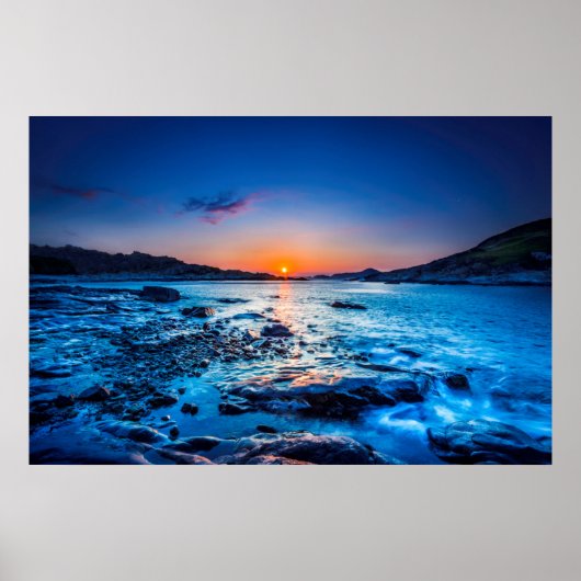 Sonnenaufgang über Horizont am Meer bei Morgendämm Poster (Vorne)