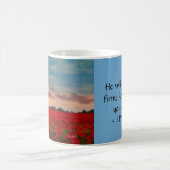 Sonnenaufgang über Mohnfeld Hochheben Verse JW Kaffeetasse (Mittel)