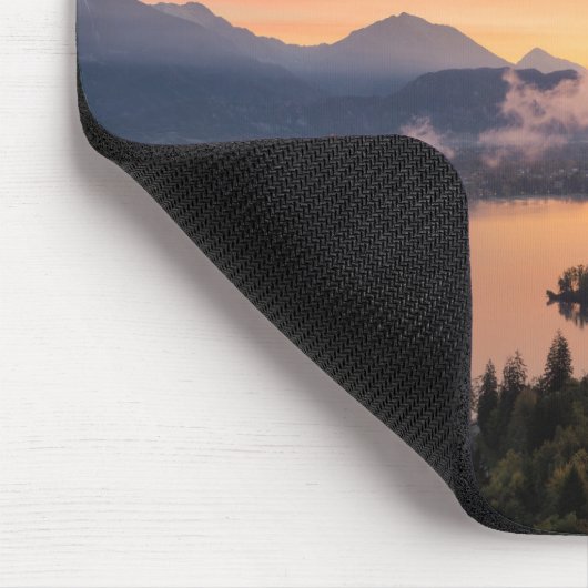 Sonnenaufgang über See blutete mousepad (Ecke)