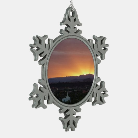 Sonnenaufgang über St. George Utah Landschaft Schneeflocken Zinn-Ornament (Links)