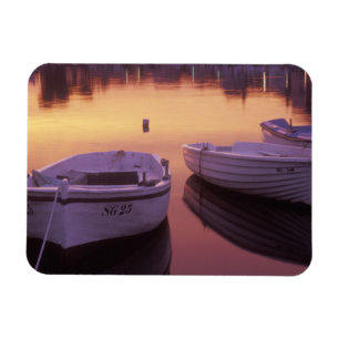 Sonnenaufgang über Stari Grad Hafen mit Fischfang Magnet