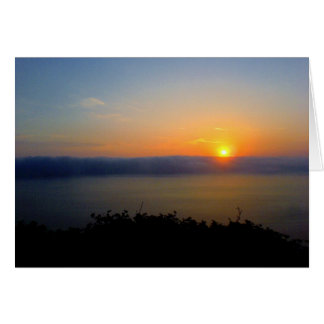 Sonnenaufgang über Sturmwolken