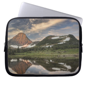 Sonnenaufgang und Reflexion, Glacier-Nationalpark, Laptopschutzhülle