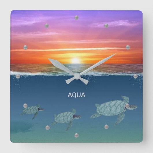 Sonnenaufgang und Schwimmen von Meeresschildkröten Quadratische Wanduhr (Vorderseite)