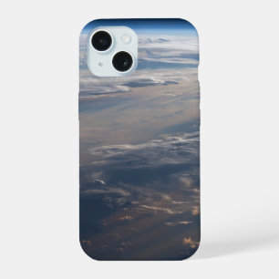 Sonnenaufgang wirft lange Schatten über das philip iPhone 15 Hülle