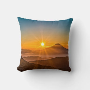 Sonnenaufgang zwischen den Hügeln Kissen