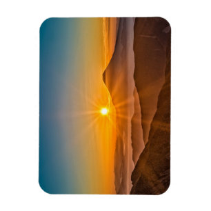Sonnenaufgang zwischen den Hügeln Magnet