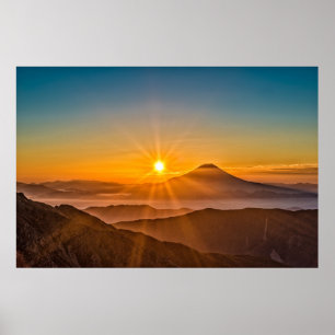 Sonnenaufgang zwischen den Hügeln Poster