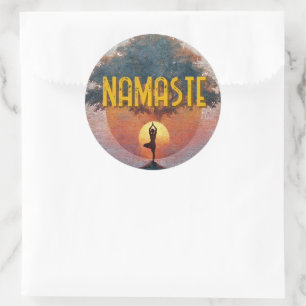 Sonnenbegrüßungs-Yoga Namaste Lebensbaum Runder Aufkleber