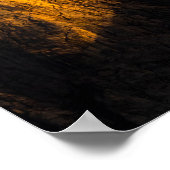 Sonnenbeleuchtete Berge bedeckt mit Wolken Poster (Ecke)