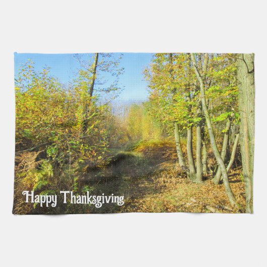 Sonnenbeleuchtete Wälder im Herbst - Personalisier Geschirrtuch (Horizontal)