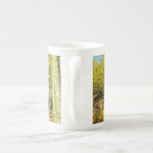 Sonnenbeleuchtete Wälder im Herbst - Personalisier Porzellantasse (Rückseite)