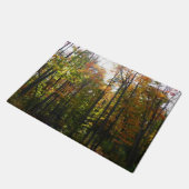 Sonnenbeleuchteter Herbstwald Herbstlandschaft Fußmatte (Schrägansicht)