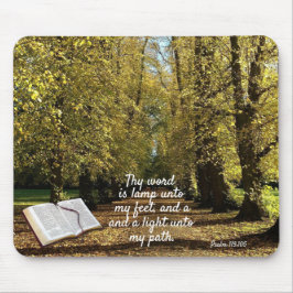 Sonnenbeleuchteter Herbstweg und Bibel Mousepad