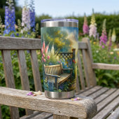 Sonnenbeschienene Gartentor Szene Thermobecher
