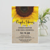 Sonnenblume auf Burlap Rustic Country Couple's Dus Einladung (Stehend Vorderseite)