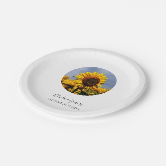 Sonnenblume Blauer Himmel Rustikale Hochzeit Pappteller (Schrägansicht)