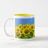 Sonnenblume-Felder Zweifarbige Tasse (Links)