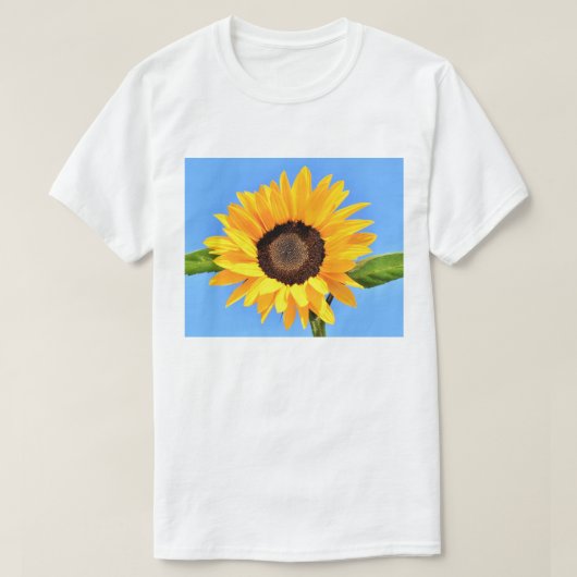 Sonnenblume gegen Sonne auf blauem Himmel - Sommer T-Shirt (Design vorne)