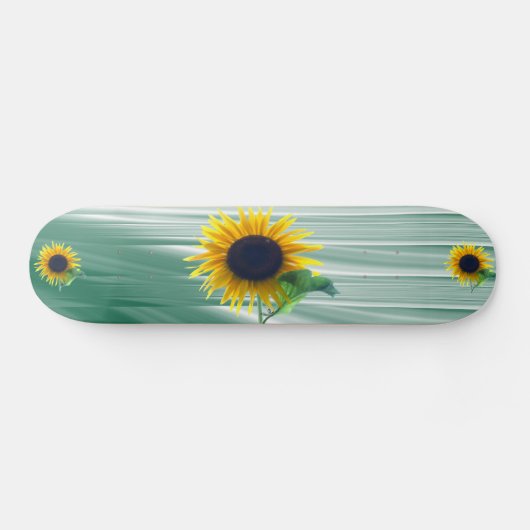 Sonnenblume in voller Blüte Skateboard (Horizontal)