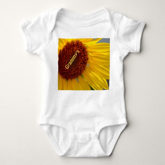 Sonnenblume, individualisierbarer Grammy's Sunshin Baby Strampler (Vorderseite)