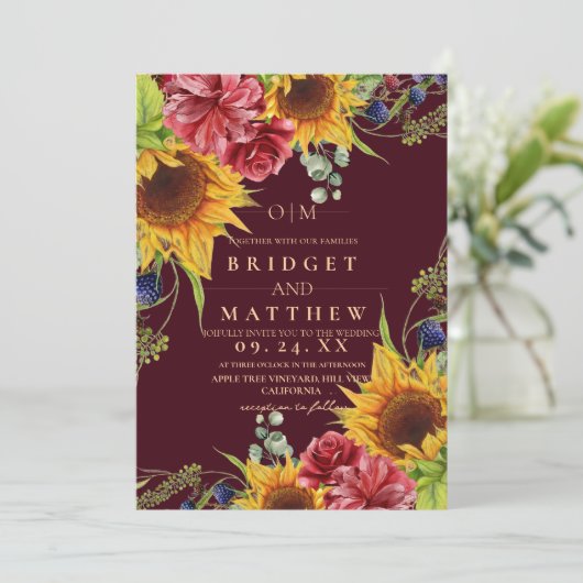 Sonnenblume Maroon Hochzeit Einladung (Stehend Vorderseite)