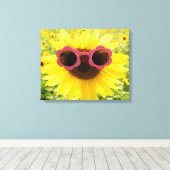 Sonnenblume mit rosa Sonnenbrille Leinwanddruck (Insitu (Holzboden))