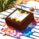 Sonnenblume Mutter der Braut Hochzeit Blumen Erinnerungskiste<br><div class="desc">Sonnenblumen Hochzeit Geschenkboxen mit Mutter des Brautitels,  Name,  Datum und Aquarell Blumenblume Art. Weitere Produkte mit diesem Design sind in der folgenden Kollektion zu finden.</div>
