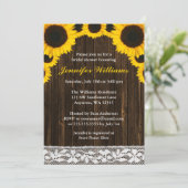 Sonnenblume-Scheunen-hölzernes Spitze-Brautparty Einladung (Stehend Vorderseite)