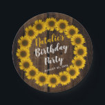 Sonnenblumeblumenwreath-hölzernes Pappteller<br><div class="desc">Sonnige Sonnenblumen winden und kopieren goldenes Gelbes und Weiß auf hölzerner Blick rustikalem Geburtstags-Partyentwurf.   Ursprünglicher Entwurf durch Feiertags-Herz-Entwürfe (alle Rechte vorbehalten).</div>