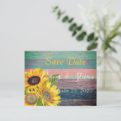 Sonnenblumen auf dem Hintergrund einer Baumrinde Postkarte (Stehend Vorderseite)