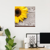 Sonnenblumen auf einem Holztisch Poster (Heimbüro)
