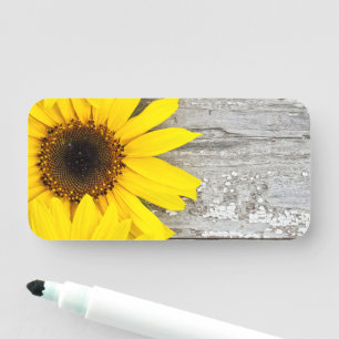 Sonnenblumen auf einem Tisch Namensschild