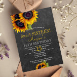 Sonnenblumen aus Kopfbrett chic rustikales 16 . Ge Einladung<br><div class="desc">Bläserner eleganter Herbst 16 . Geburtstag / 16. Geburtstagsfeier Einladung auf dunkelgraue Chalkboard mit Sträuchern aus gelben goldenen Sonnenblumen. Füllen Sie Ihre Informationen in den Flecken, Sie können wählen, um es anzupassen, weitere sich ändernde Schriftartes und Farben der Schrift. — Die Einladung ist für den Sommer geeignet | Herbstgarten /...</div>