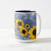 Sonnenblumen blasen über einen blauen Himmel mit W Zweifarbige Tasse (VorderseiteRechts)