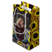 Sonnenblumen Country Graduation Party Kleine Geschenktüte (Rückseite Schrägansicht)