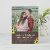 Sonnenblumen Custom Foto zwei in einer Hochzeit Einladung (Stehend Vorderseite)