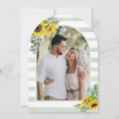 Sonnenblumen Eukalyptus Barn Wood Arch Brautparty Einladung (Rückseite)