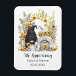 Sonnenblumen Gnomes 5th Wedding Anniversary Custom Magnet<br><div class="desc">Spezieller 5. Hochzeitstag-Sake-Magnet mit einem Design aus Braut- und Bräutigam und einer Sonnenblumengeschilderung. Bearbeiten Sie die Vorlage mit jedem Jahr und jeder Meldung.</div>