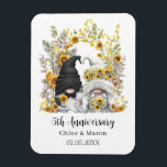 Sonnenblumen Gnomes 5th Wedding Anniversary Custom Magnet<br><div class="desc">Spezieller 5. Hochzeitstag-Sake-Magnet mit einem Design aus Braut- und Bräutigam und einer Sonnenblumengeschilderung. Bearbeiten Sie die Vorlage mit jedem Jahr und jeder Meldung.</div>