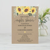 Sonnenblumen Grüne Paare Dusche Rustikale Hochzeit Einladung (Stehend Vorderseite)