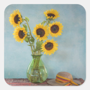 Sonnenblumen in einer Vase auf einem Tisch Quadratischer Aufkleber