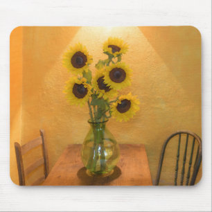 Sonnenblumen in Vasen auf Tisch 2 Mousepad