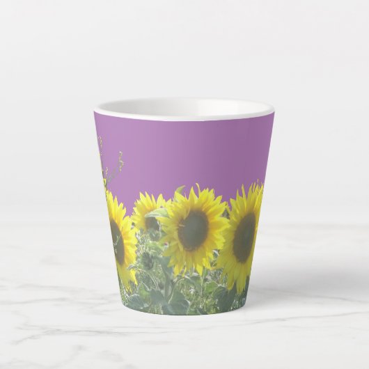 Sonnenblumen Kruste. BC Lilac Latte Tasse (Vorderseite)