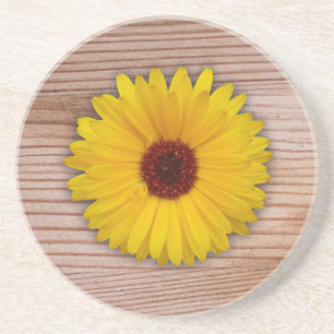 Sonnenblumen Marigold auf rustikalen Holzplatten Untersetzer