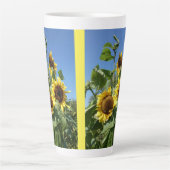 Sonnenblumen mit Blue Sky Latte Tasse (Vorderseite)