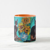 SONNENBLUMEN MIT SCHWARZER KATZE IN BLAUEM TURQUOI TASSE (Zentrum)