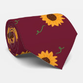 Sonnenblumen Neck Tie (Barn Red, Gold & Brown) Krawatte (Gerollt)